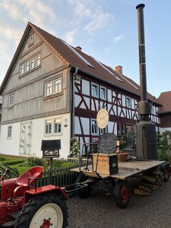 03.09.2024 -  Fachwerkhof Witzel Kerzell mit Dampfkolone-2