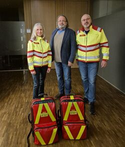 HvO Büchenberg v.l.: Jenny Manns, Bürgermeister Johannes Rothmund, Uwe Hainer