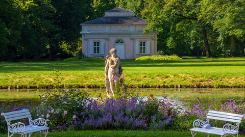 Schloss Fasanerie - Blick über den Teich zum Japanischen Pavillon Hans Pfleger
