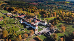 Schloss Fasanerie Luftbild Herbst