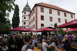 Schlossgarten mit Blick Schlösschen 1