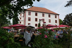 Schlossgarten mit Blick Schlösschen 3